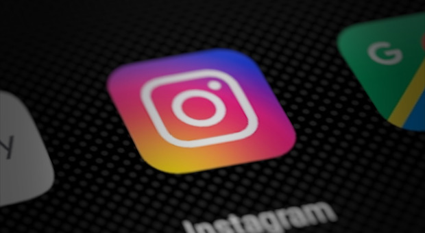 Instagram cambia nel 2022, tutte le novità: dai post in ordine cronologico alla nuova bacheca