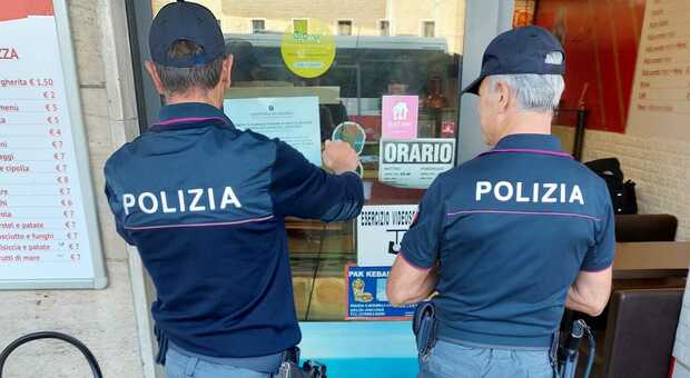 Piano San Lazzaro al settaccio, 40 poliziotti in azione: 5 irregolari espulsi, chiuso un Kebab, maxi multe per altri negozi, arresti e segnalazioni