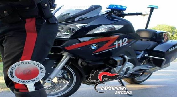 Ancona: fermato dai carabinieri albanese scoperto con un'assicurazione falsa