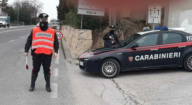 I controlli dei carabinieri di Fermo