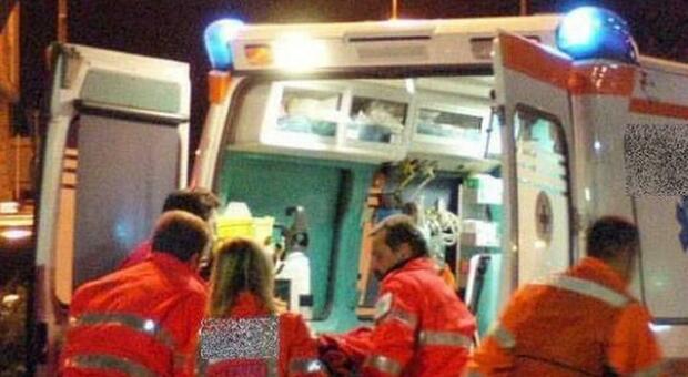 Tamponamento fra due auto sul raccordo autostradale dell'A14, tre persone ricoverate in codice rosso all'ospedale