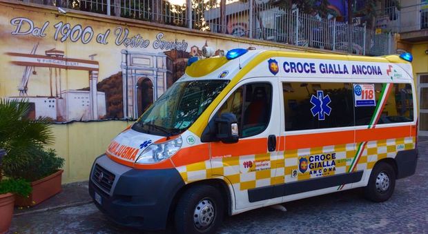 Un'ambulanza della Croce Gialla