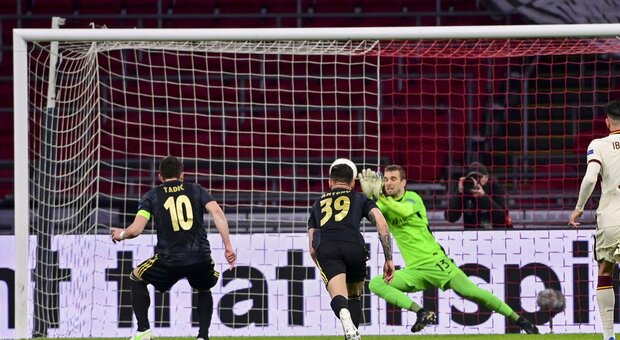 Pagelle Ajax-Roma: Pau fa miracoli, Scherpen disastro. Dzeko, partita da leader. Ibanez l'uomo del successo