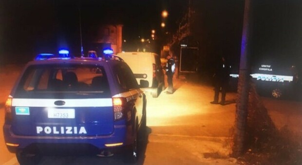 I poliziotti arrivano per un rissa e trovano un locale trasformato in discoteca: Chalet chiuso per 5 giorni
