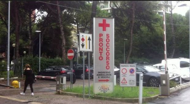 L'ingresso del pronto soccorso di Pesaro