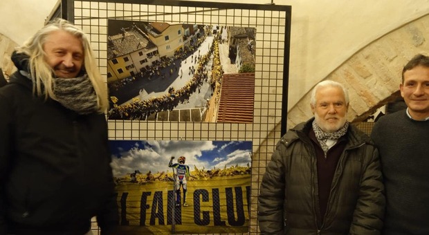 Valentino Rossi in mostra a Mondaino, 46 foto per raccontare l'uomo e il pilota in giallo