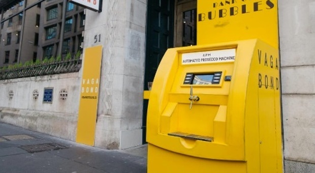 Distributore automatico di Prosecco al posto del bancomat: la trovata a Londra (Foto di eroyka da Pixabay)
