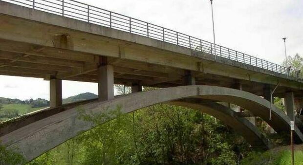 Sensori e intelligenza artificiale per monitorare 62 ponti e viadotti nelle Marche: ogni struttura avrà un gemello virtuale