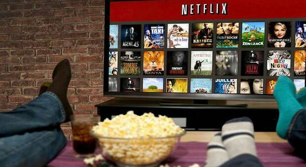 Coprifuoco e Netflix: quanto ci manca uscire (o no?)