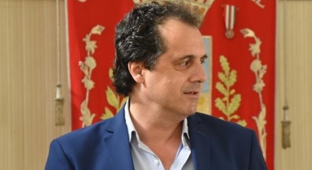 Stalking in Comune, chiusa l'inchiesta: il sindaco Costantini rischia il processo