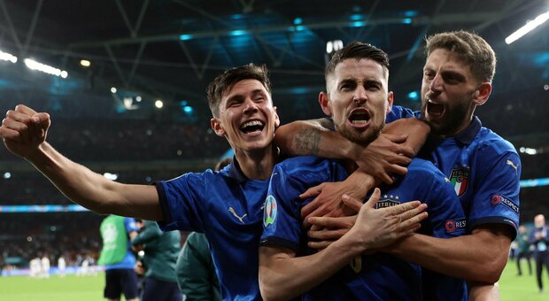 Euro2020, l'Italia promossa anche ai rigori: premiata l'umiltà contro la Spagna. Domenica in finale Inghilterra o Danimarca
