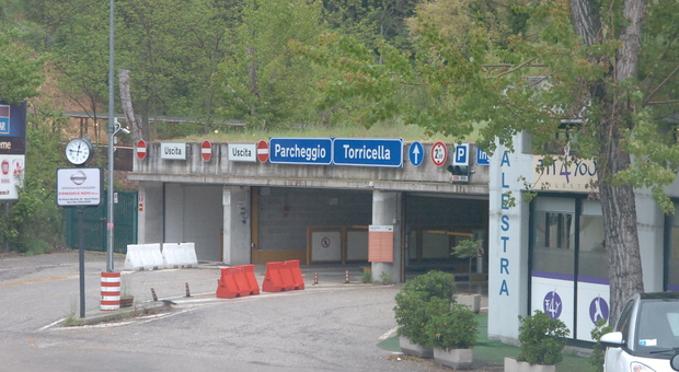 Il parcheggio di Porta Torricella che ospita gli uffici della Saba