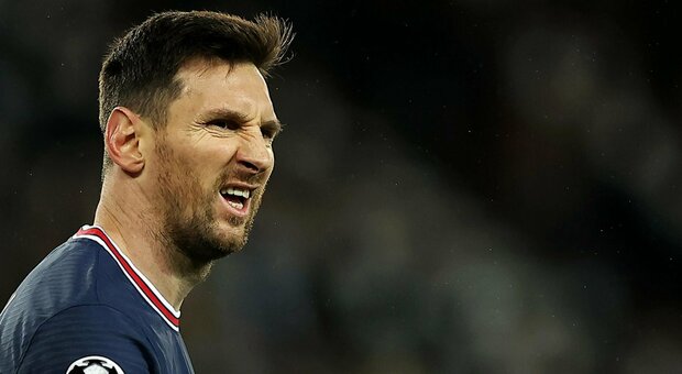 Leo Messi positivo al Covid, il pallone d'oro contagiato insieme a tre compagni del Psg