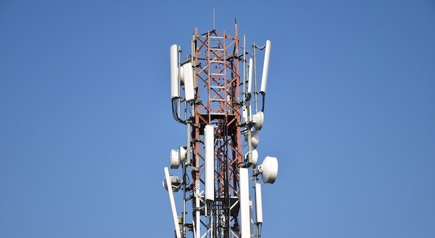 In città 100 antenne di telefonia e altre in arrivo ma nessuna domanda riguarda gli impianti 5G