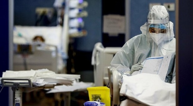 Covid, nelle Marche -41,8% nuovi casi in una settimana: sopra la media nazionale i posti letto area medica