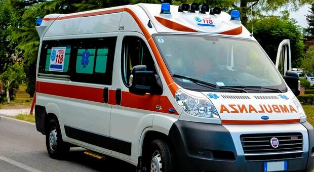 Fano, una sola ambulanza disponibile di notte. Interrogazione di Marta Ruggeri (M5s): «Grave disservizio per la terza città delle Marche»