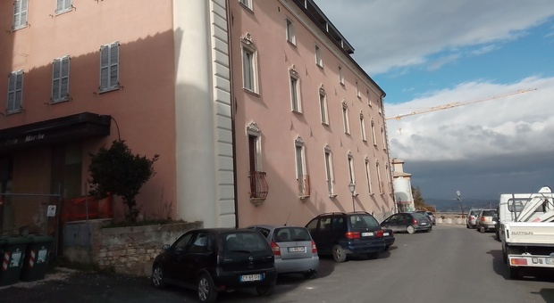 Ex albergo Balcone delle Marche per la terza volta senza acquirenti: attesa per il quarto tentativo con un nuovo ribasso