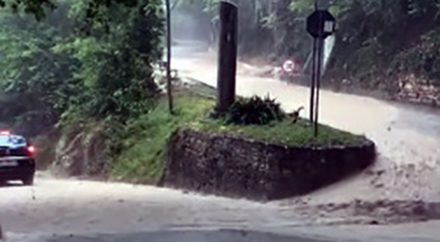 Pesaro, piogge senza fine: frane smottamenti e diverse strade chiuse