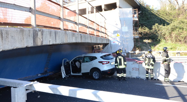 L'auto dei coniugi schiacciata dal ponte crollato in A14 il 9 marzo 2017
