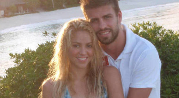 Shakira e Piqué, scandalo a luci rosse Ricattati per un video hard