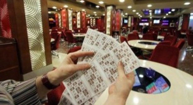Ancona: ruba un borsellino al Bingo mentre si estraggono i numeri, denunciata