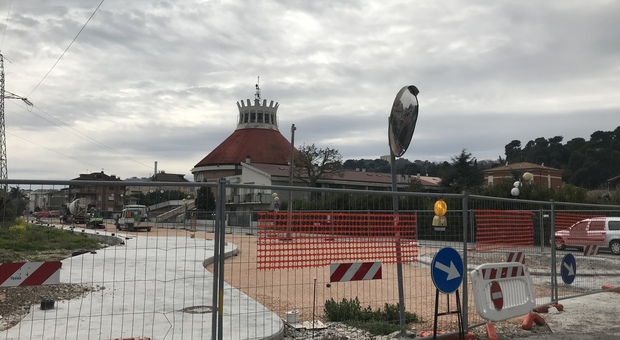 Porto San Giorgio, per viale dei Pini odissea senza fine. Nuovo stop