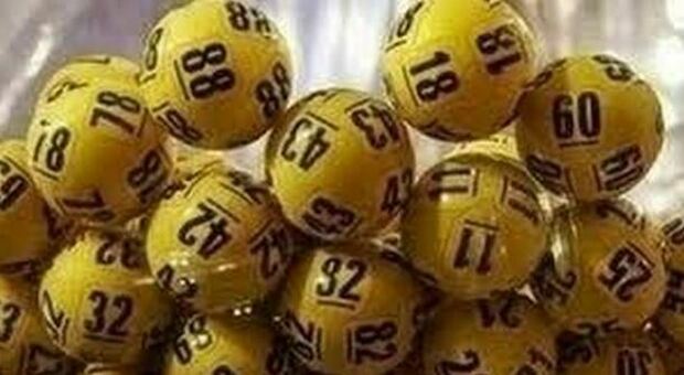 Lotto, SuperEnalotto (con un jackpot stellare), 10eLotto, Extra e Simbolotto: numeri e combinazione vincenti di oggi lunedì 27 dicembre