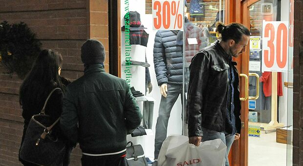 Abbigliamento e calzature, timidi segnali a Fabriano: «Ma i negozi fanno ancora troppa fatica»