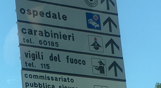 Senigallia, chiami i carabinieri e risponde il caldaista: sbagliato il numero sul cartello