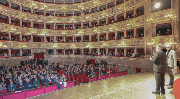 Teatro dell Aquila, domani si riparte con gli abbonamenti: ecco gli spettacoli e tutti i prezzi