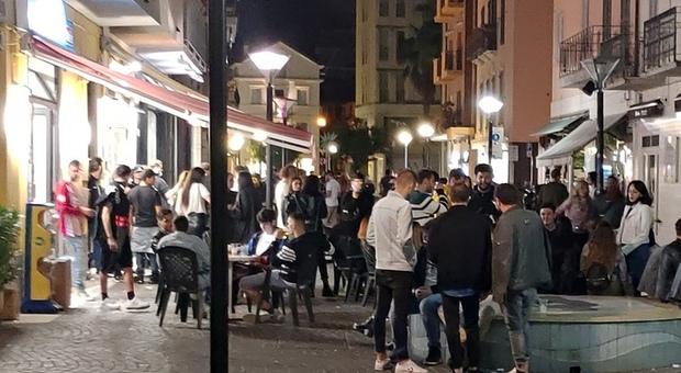 San Benedetto, i commercianti: «I mercatini anti movida sono una follia»