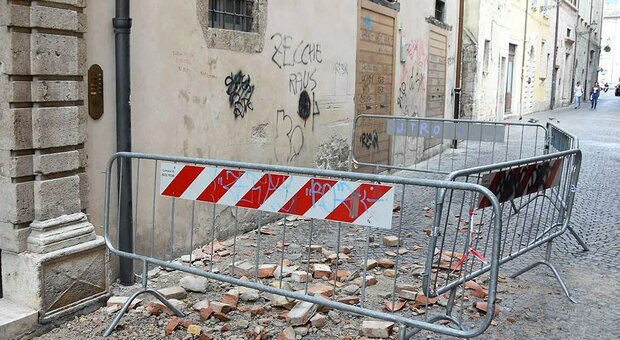 I danni provocati dal terremoto ad Ascoli Piceno