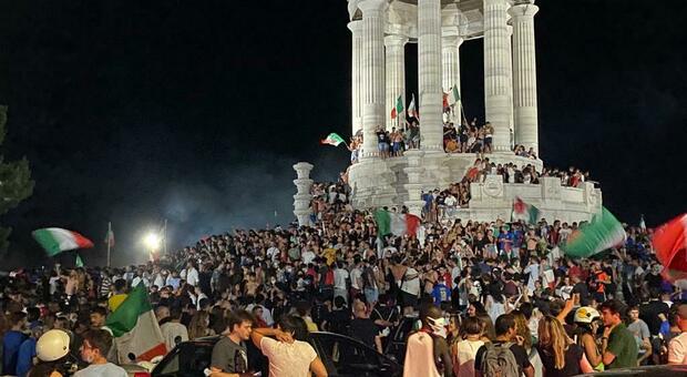 Folla impazzita di gioia al Passetto di Ancona