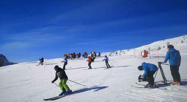 Covid, lunedì si torna a sciare nelle regioni gialle ma Ricciardi tuona: Fermare tutto. Anche il Cts contrario