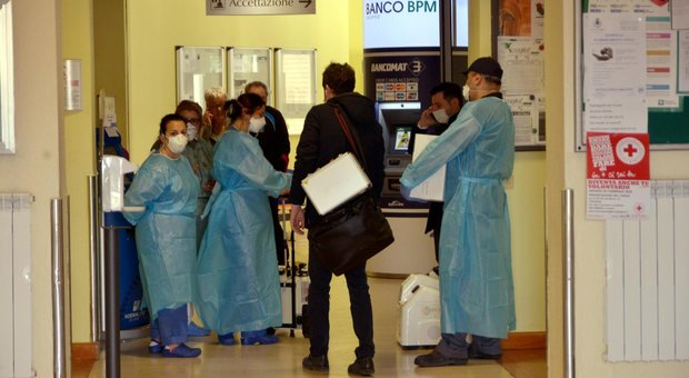 Coronavirus, i contagiati in Lombardia sono sei: «Tutti sulla quarantina, condizioni serie». A Codogno chiusi scuole, bar e locali