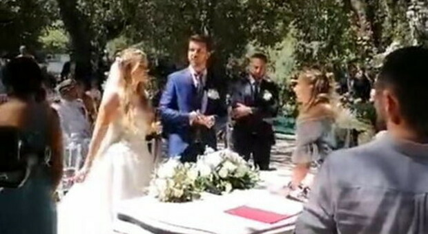 Un fermo immagine tratto da Instagram delle nozze tra Claudia Venturini e Stefano Socionovo