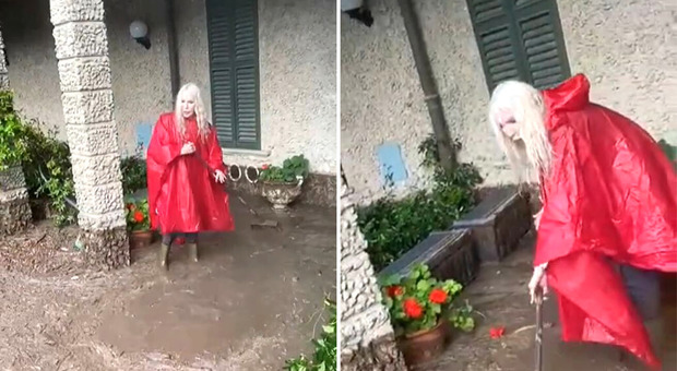 Anche Ivana Spagna lotta con il fango a Como: «È pazzesco, ovunque fango e distruzione, mai vista una cosa del genere»