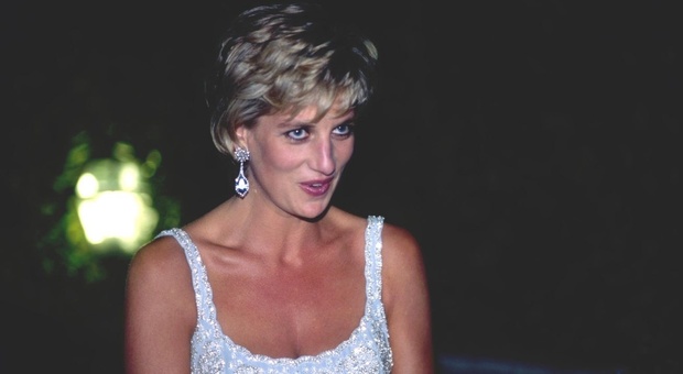 Lady Diana, ex direttore della Bbc si dimette dalla National Gallery per lo scoop con documenti falsi