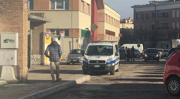 Parcheggiatore abusivo multato dai carabinieri: la sanzione è di 771 euro