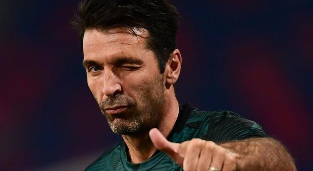 Juve, Buffon a 42 anni non si arrende: per lui e Chiellini ufficiale il rinnovo fino al 2021