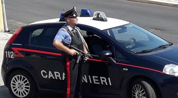 Osimo, feste rumorose: arrivano i carabinieri e trovano la droga