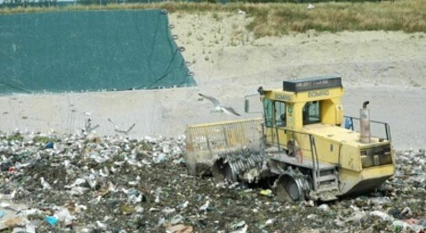Smaltimento rifiuti, presentato il nuovo progetto di discarica a Petriano: ecco l'area individuata. Foto d'archivio generica