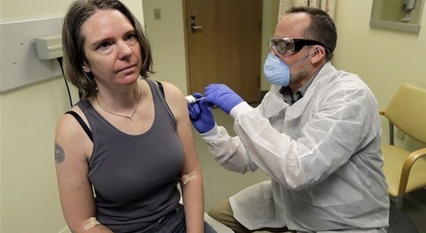 Vaccino per il Coronavirus, è la manager Jennifer a testarlo per la prima volta: «Grande opportunità»