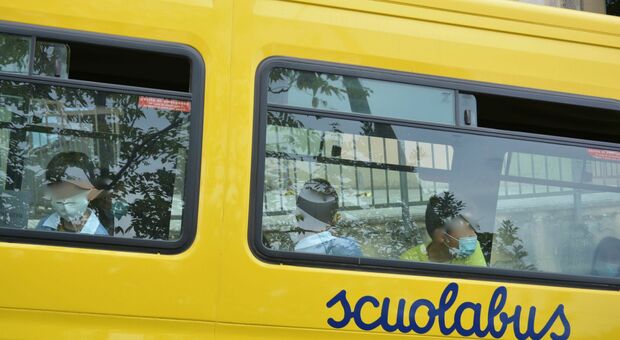 Pesaro, autisti degli scuolabus senza stipendi da aprile: «E i comuni non controllano»