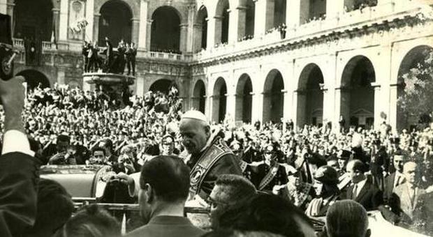 Papa Giovanni XXIII a Loreto all'inizio del Concilio Vaticano