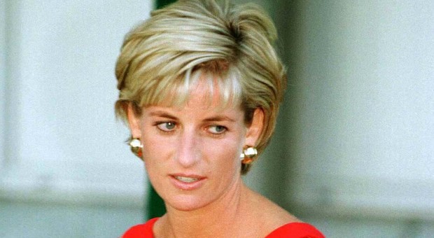 Lady Diana, il medico legale: «La ferita mortale era molto piccola, ma in un punto fatale»