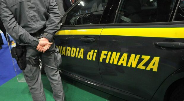 Ancona, abbigliamento griffato tarocco, affare da 4,5 milioni: a processo in 23 tra negozianti e grossisti