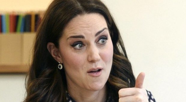 Kate Middleton, l'indiscrezione: «È sull orlo di una crisi di nervi». E lei replica furiosa