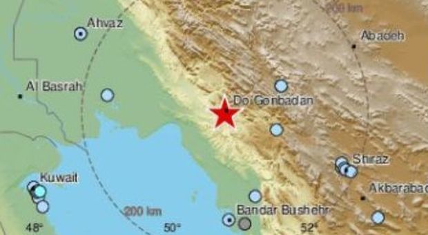 Terremoto, forte scossa di 5.2 in Iran: paura tra la gente scesa in strada. La terra trema anche a Creta