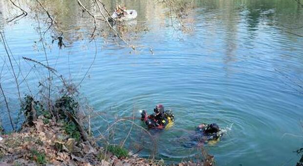 Il corpo di una 12enne trovato nel lago di Como: si era tuffata con la mamma cinque giorni fa